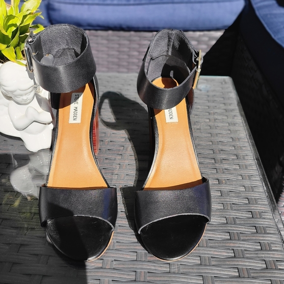 Steve Madden Estoriaa Sandals - Picture 5 of 7
